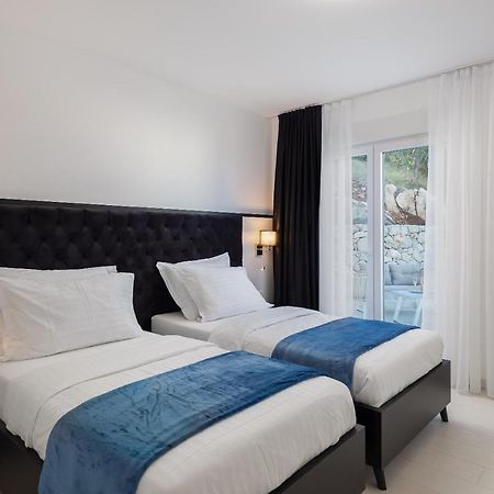 Villa Adria View With Heated Pool I 트로기르 외부 사진
