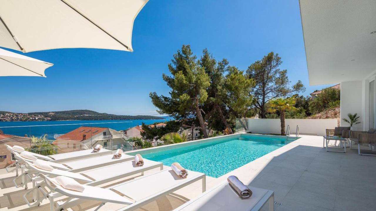 Villa Adria View With Heated Pool I 트로기르 외부 사진