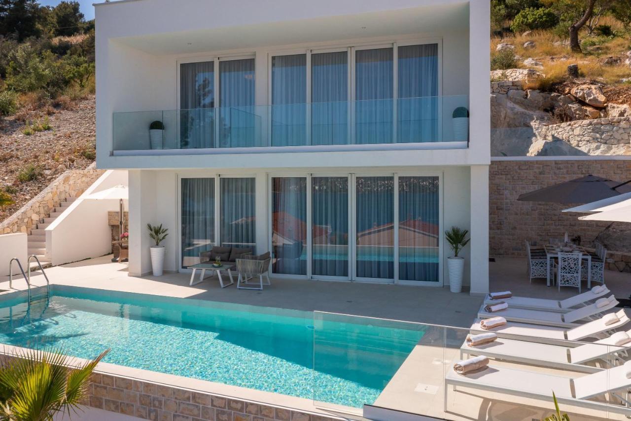 Villa Adria View With Heated Pool I 트로기르 외부 사진