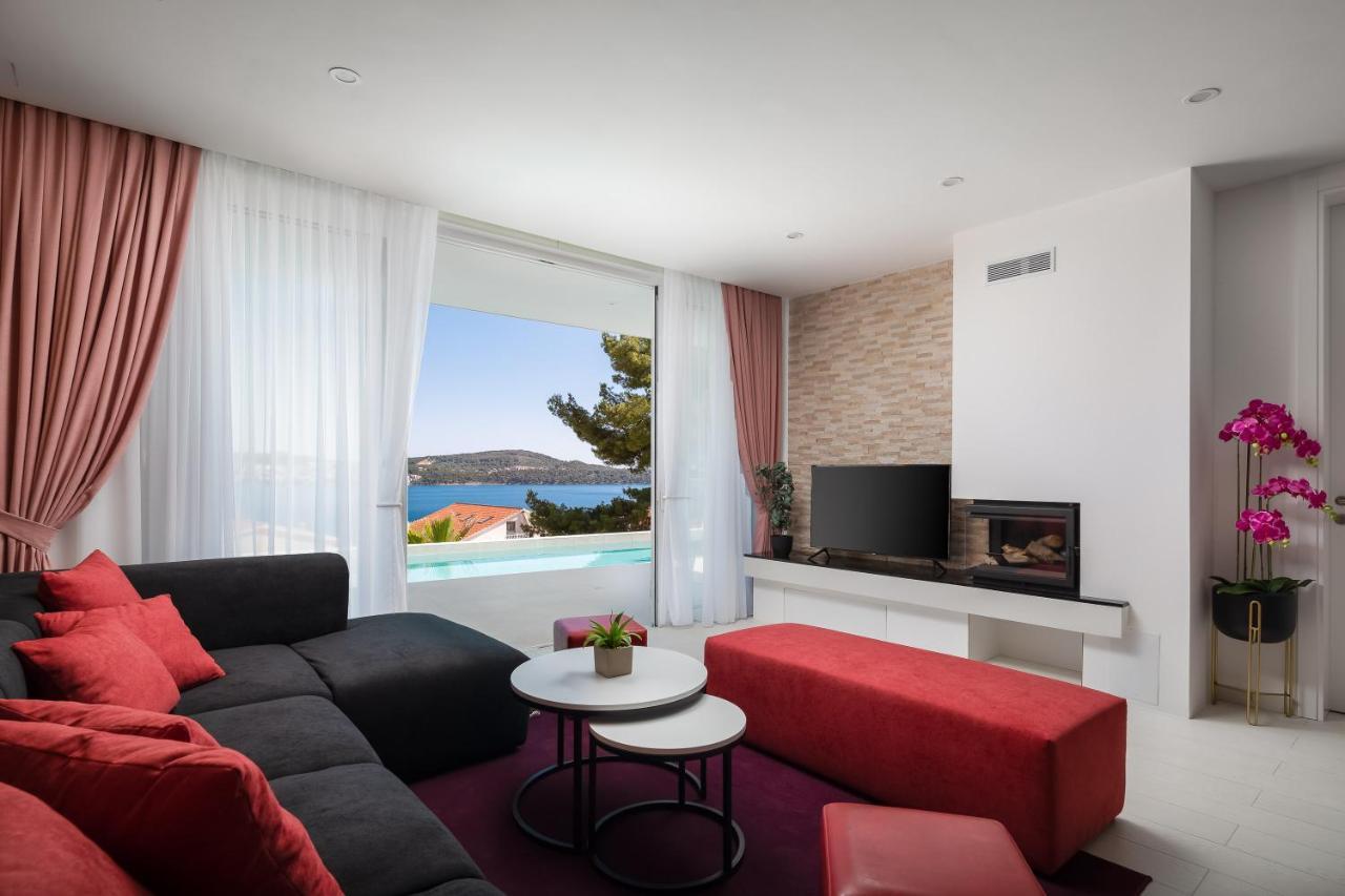 Villa Adria View With Heated Pool I 트로기르 외부 사진