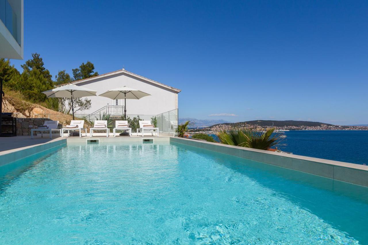Villa Adria View With Heated Pool I 트로기르 외부 사진