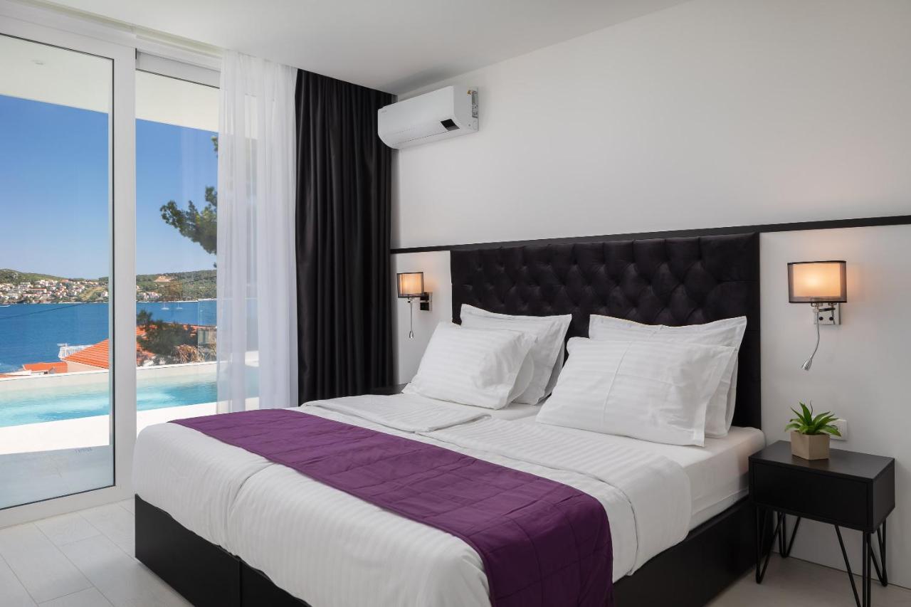 Villa Adria View With Heated Pool I 트로기르 외부 사진