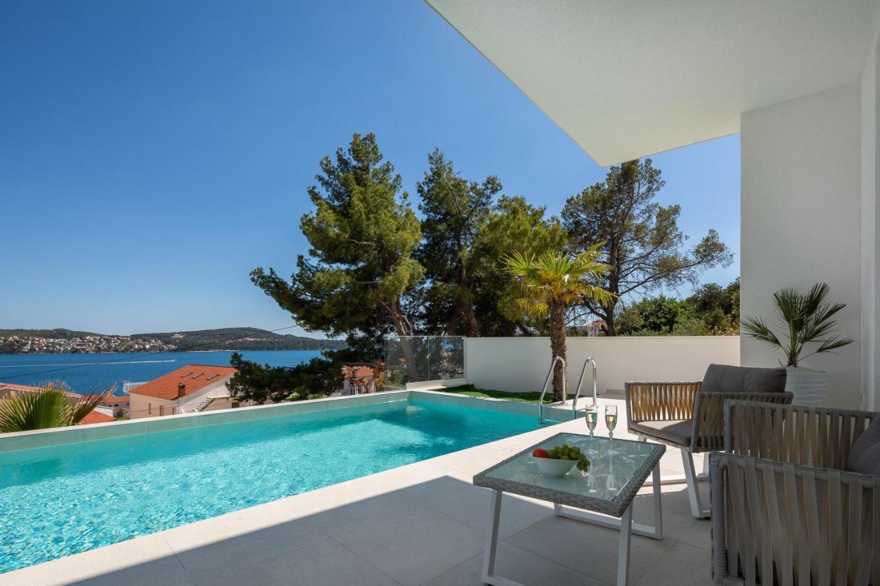 Villa Adria View With Heated Pool I 트로기르 외부 사진