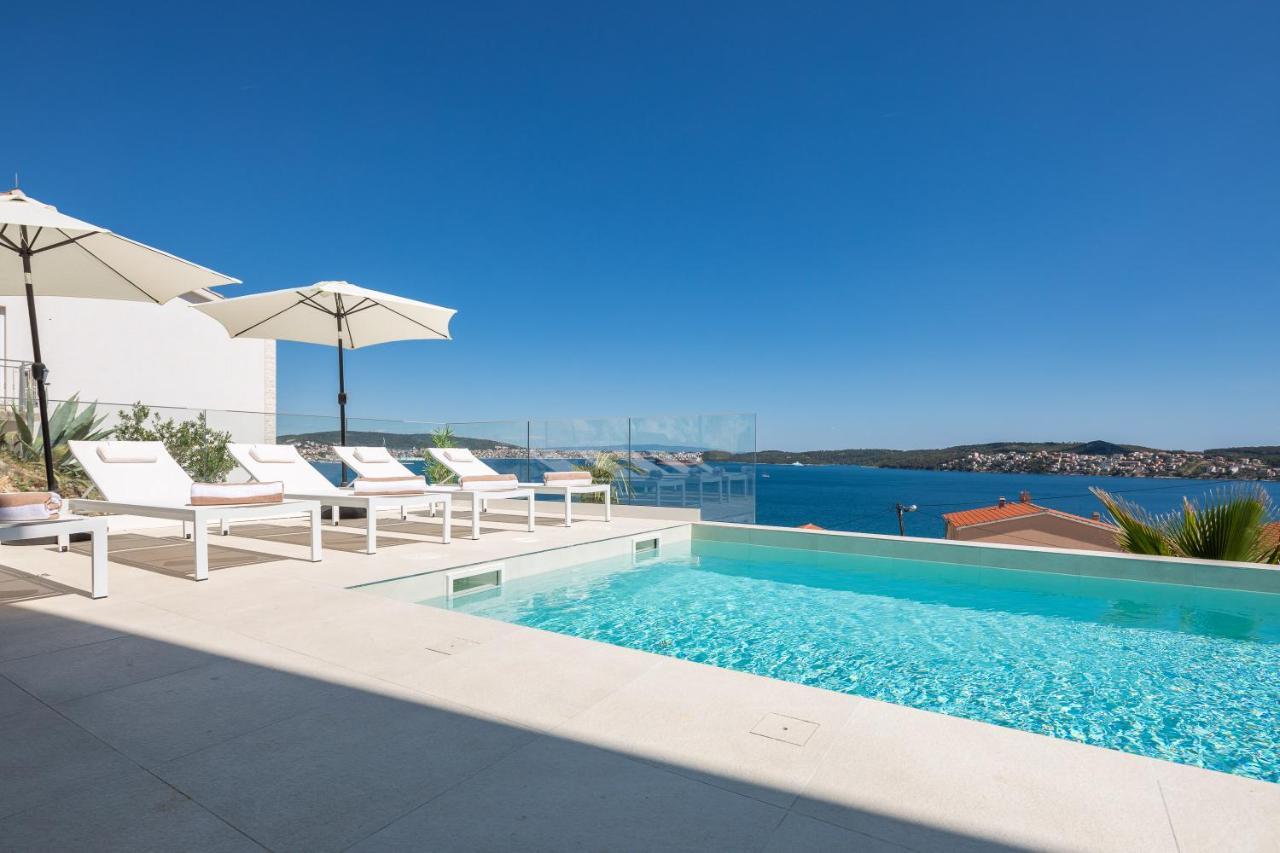 Villa Adria View With Heated Pool I 트로기르 외부 사진