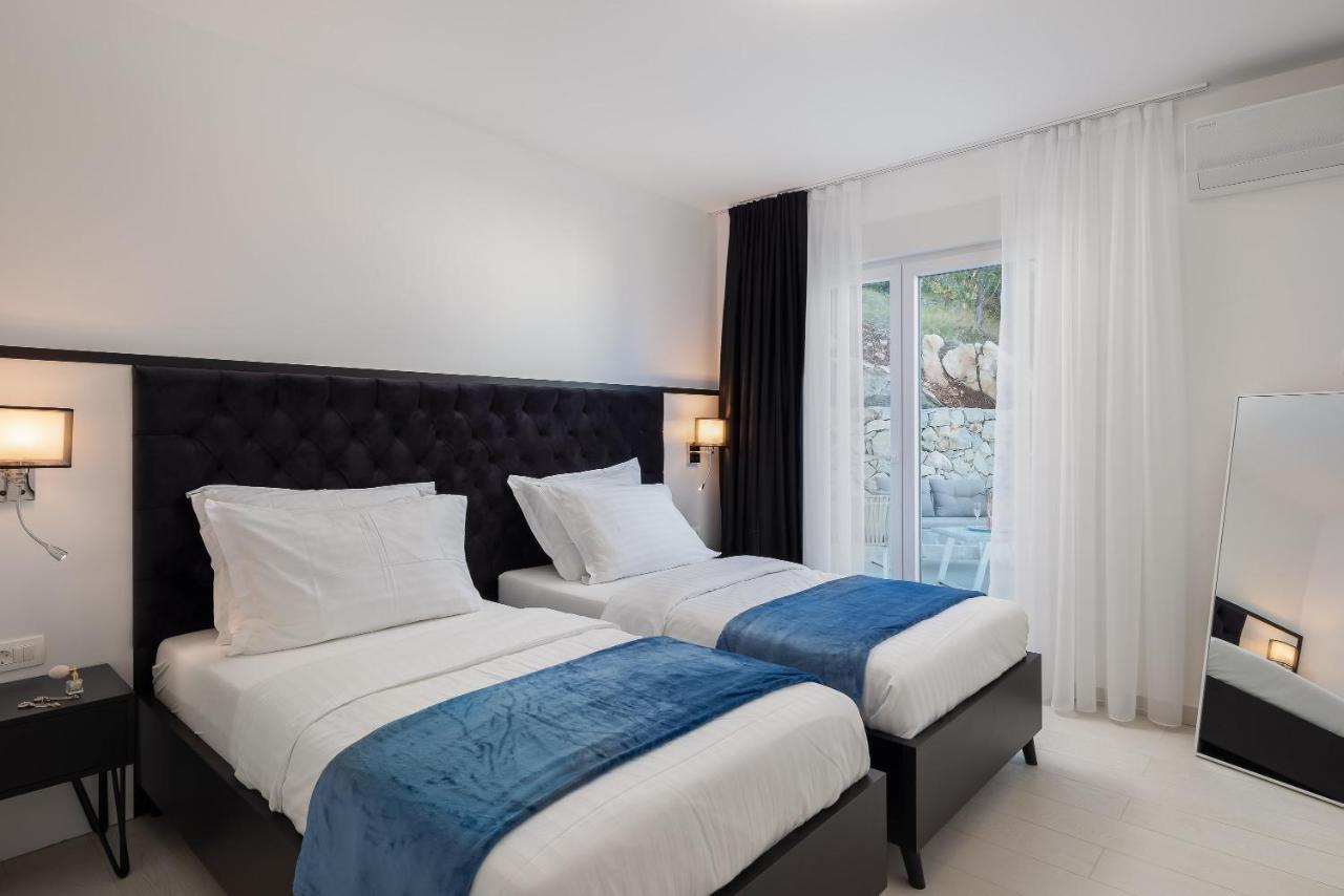 Villa Adria View With Heated Pool I 트로기르 외부 사진