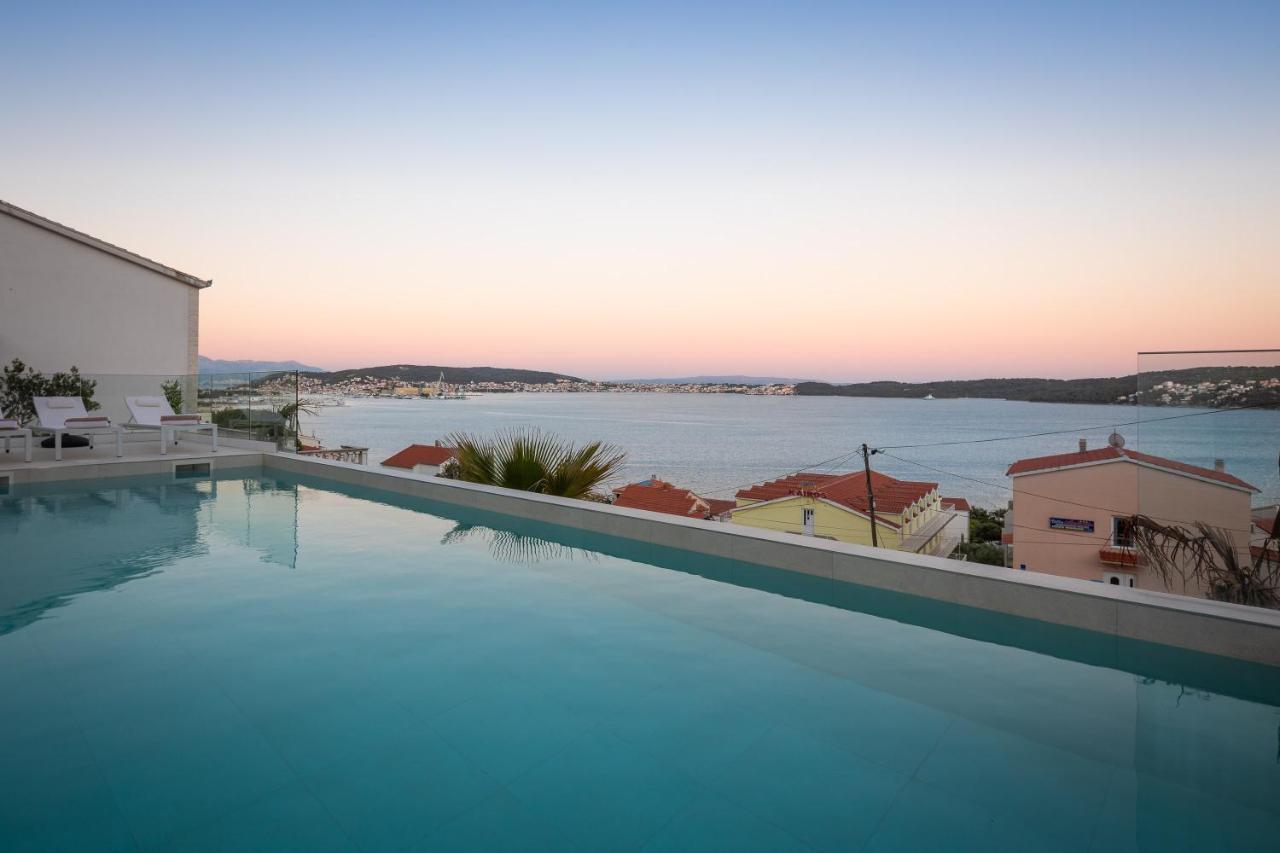 Villa Adria View With Heated Pool I 트로기르 외부 사진