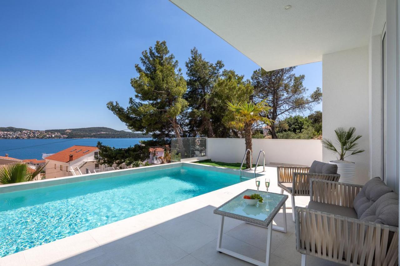 Villa Adria View With Heated Pool I 트로기르 외부 사진